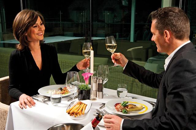 CRUCEROS SCENIC CRUISES CRUCEROS FLUVIALES CON BALCON CRUCEROS DE LUJO LUXURY RIVER CRUISES SCENIC CRUISES CRUCEROS DE LUJO RIOS DE EUROPA CRUCEROS RHIN DANUBIO AMSTERDAM BASILEA